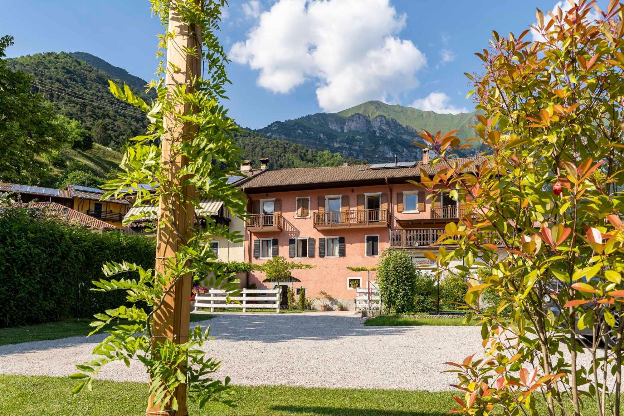 Ledro Lake Suite "Pur" Мецолаго Екстериор снимка